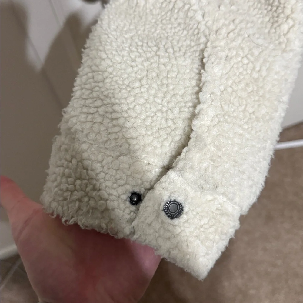 Levi's Men's Sherpa Trucker Jacket - Picture 12 of 13